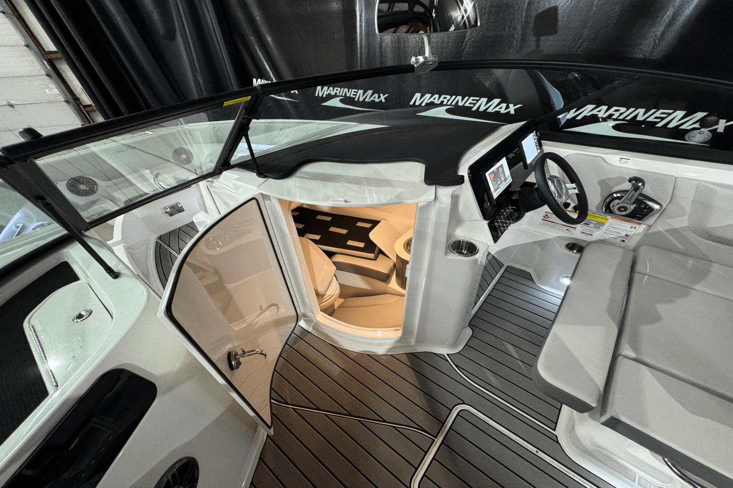 2025 Sea Ray SDX 250 Surf Image Thumbnail #32