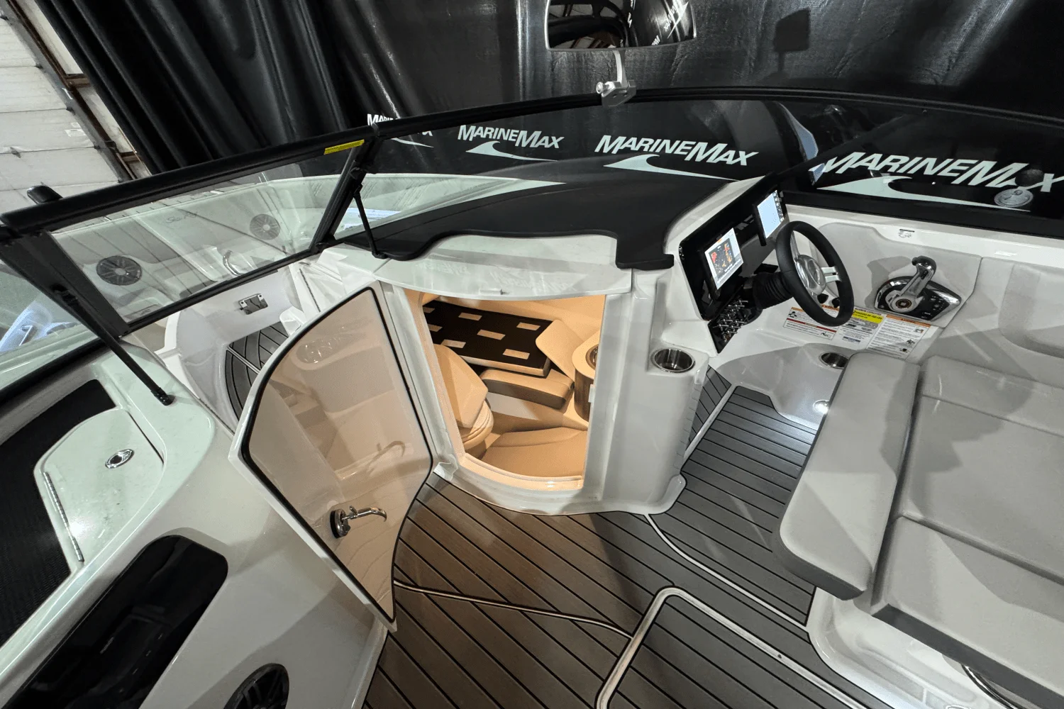 2025 Sea Ray SDX 250 Surf Image Thumbnail #32