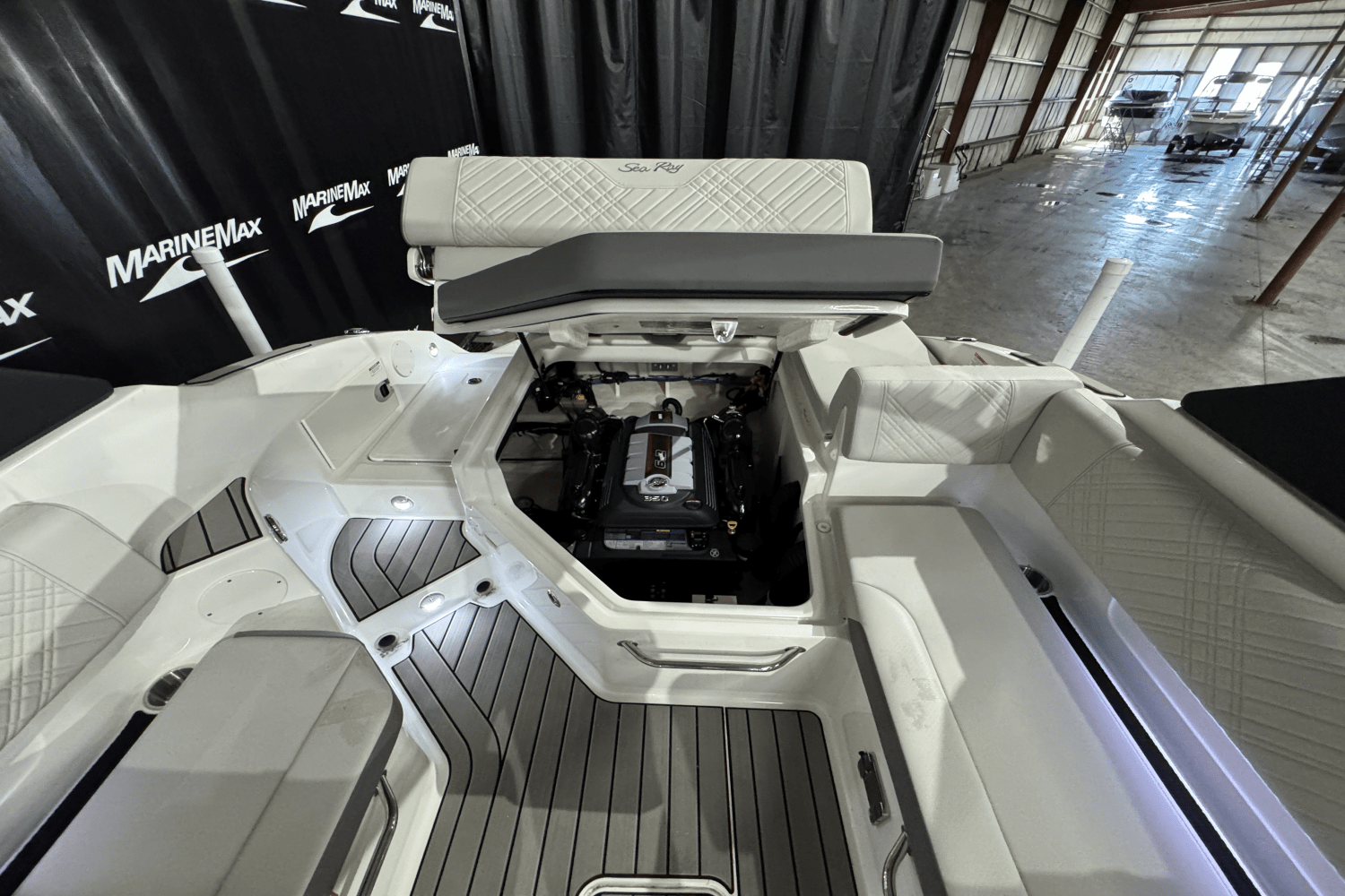 2025 Sea Ray SDX 250 Surf Image Thumbnail #16