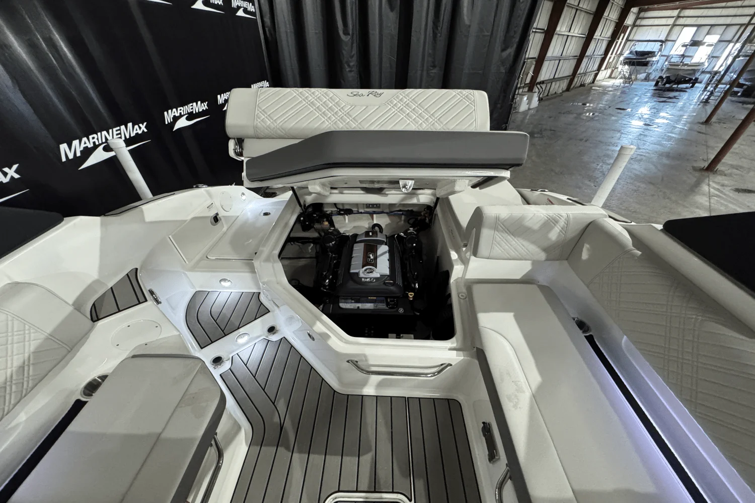 2025 Sea Ray SDX 250 Surf Image Thumbnail #16