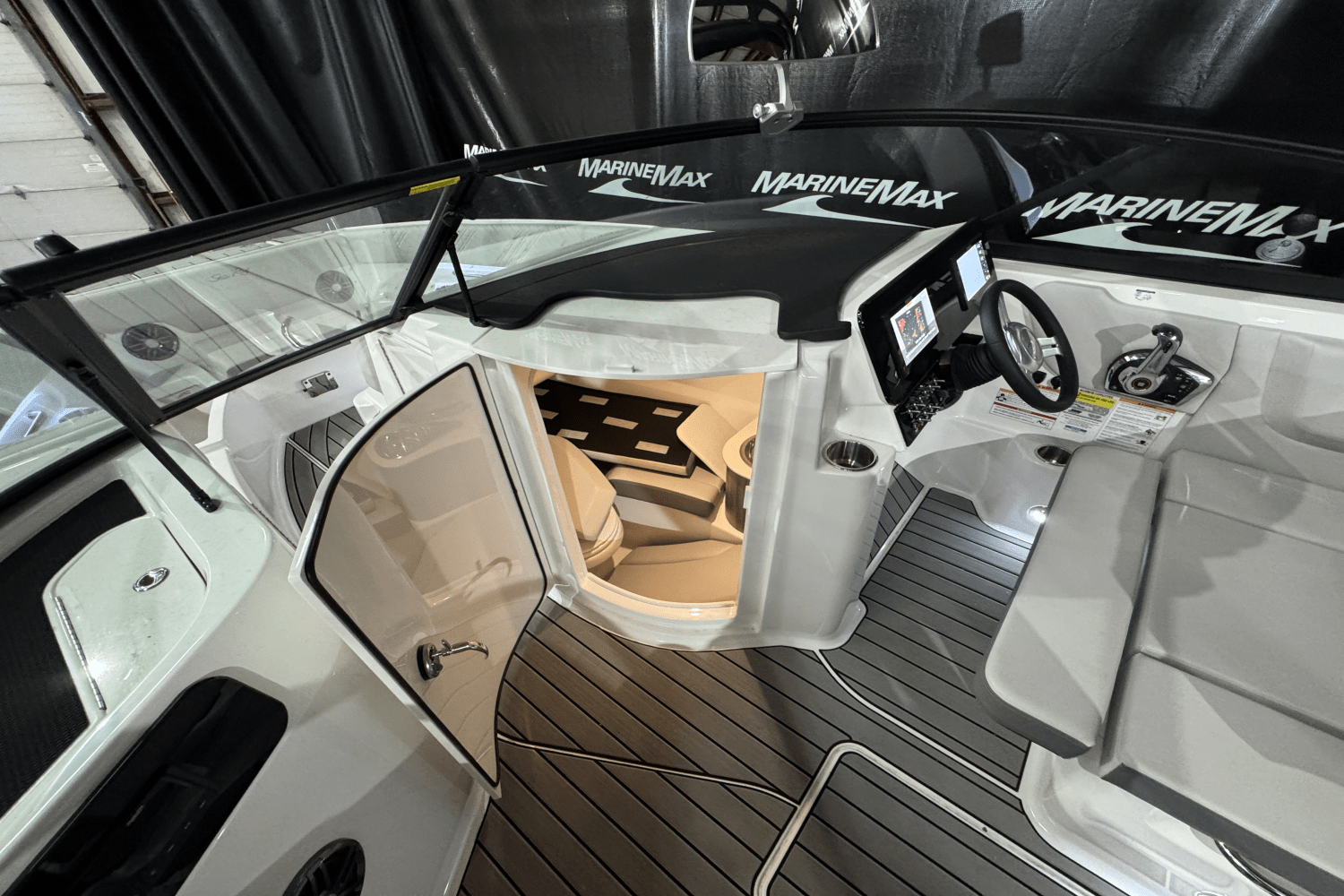 2025 Sea Ray SDX 250 Surf Image Thumbnail #32