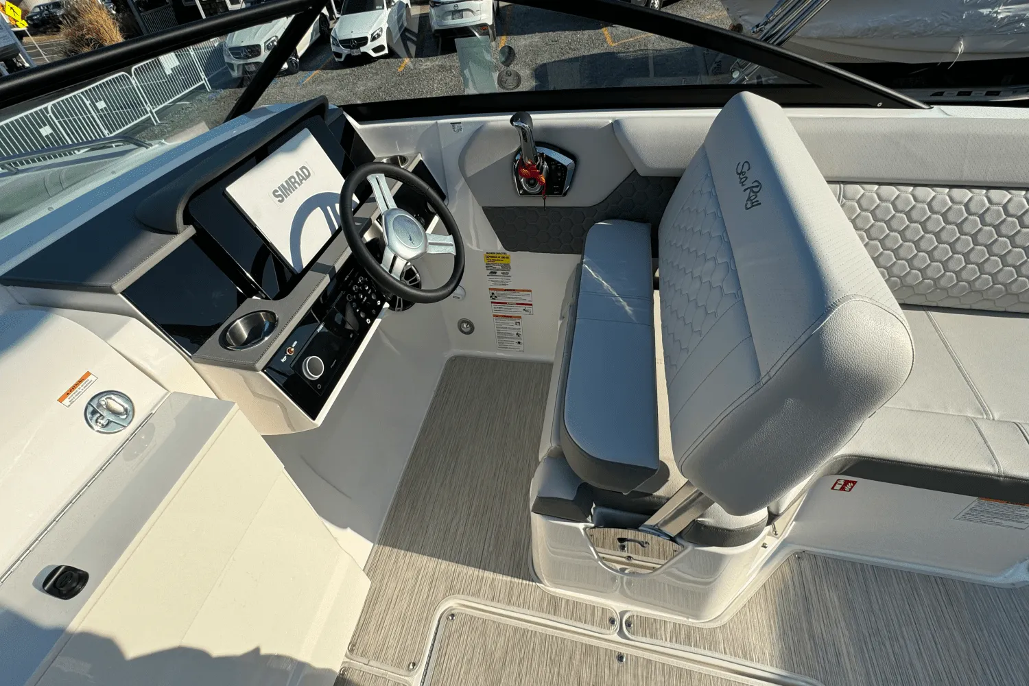 2025 Sea Ray SDX 250 Outboard Image Thumbnail #35