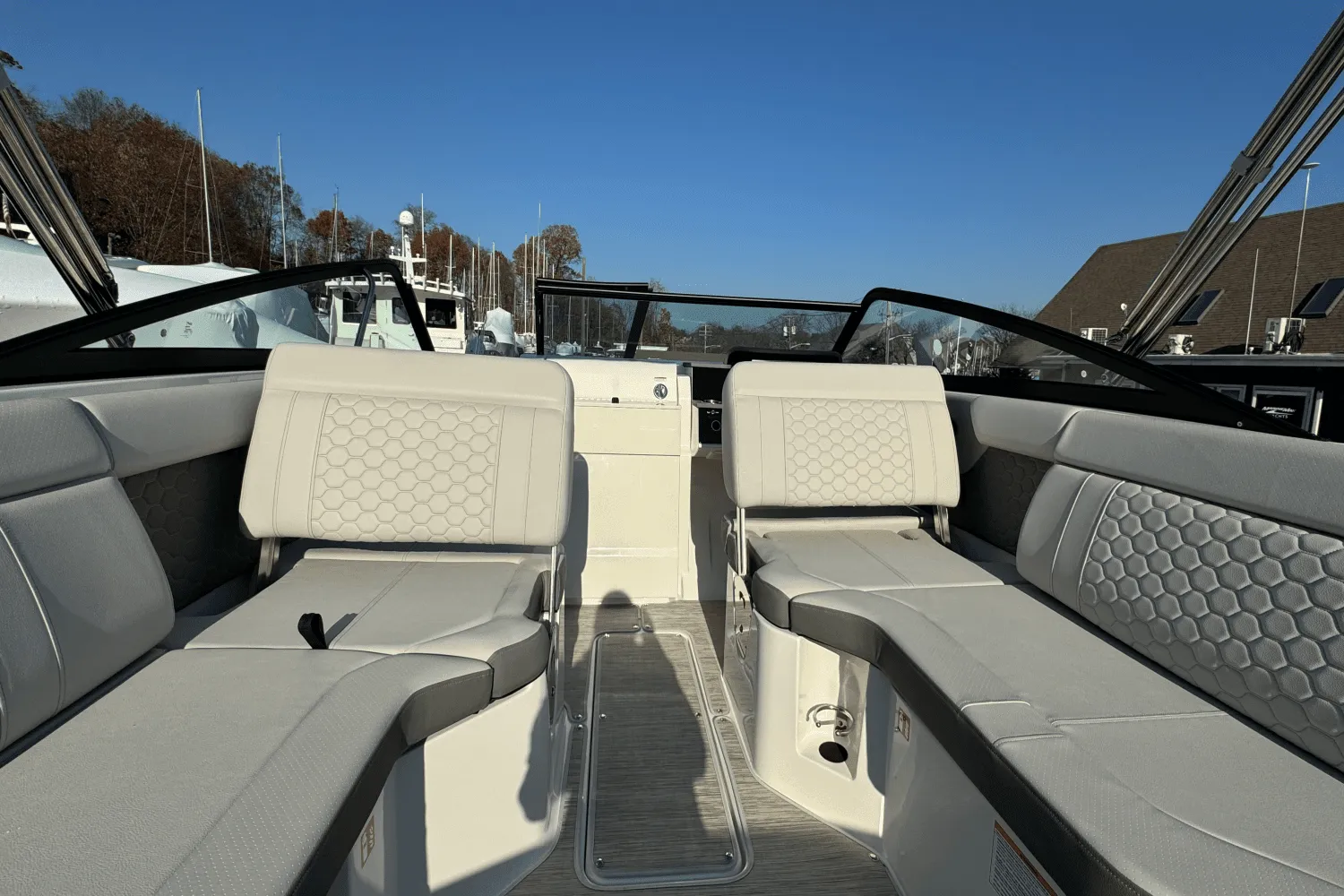 2025 Sea Ray SDX 250 Outboard Image Thumbnail #32