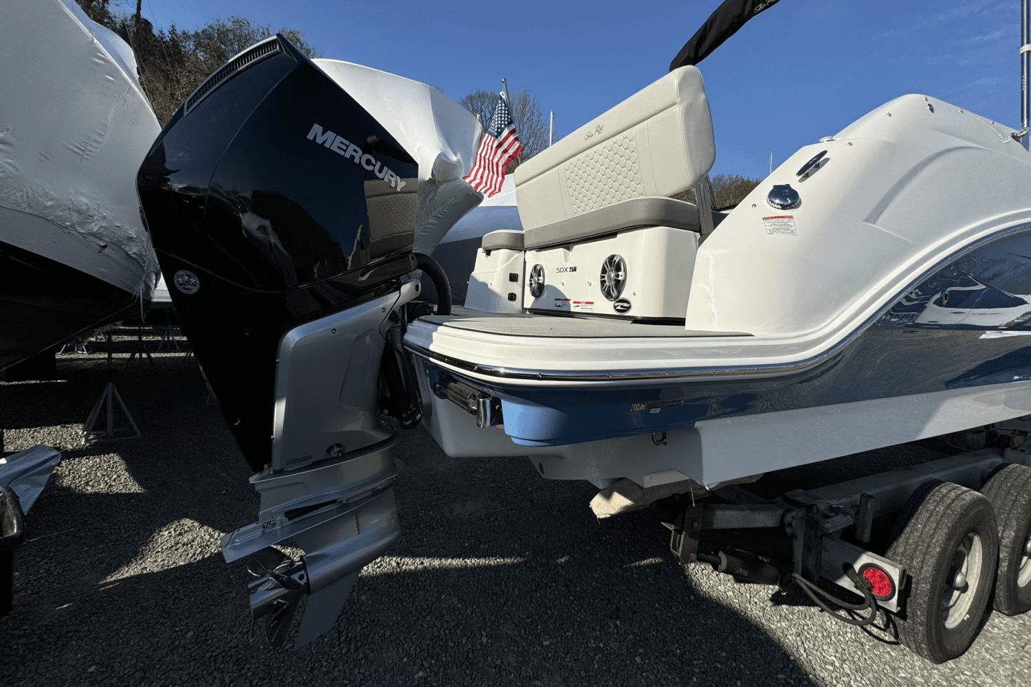 2025 Sea Ray SDX 250 Outboard Image Thumbnail #6