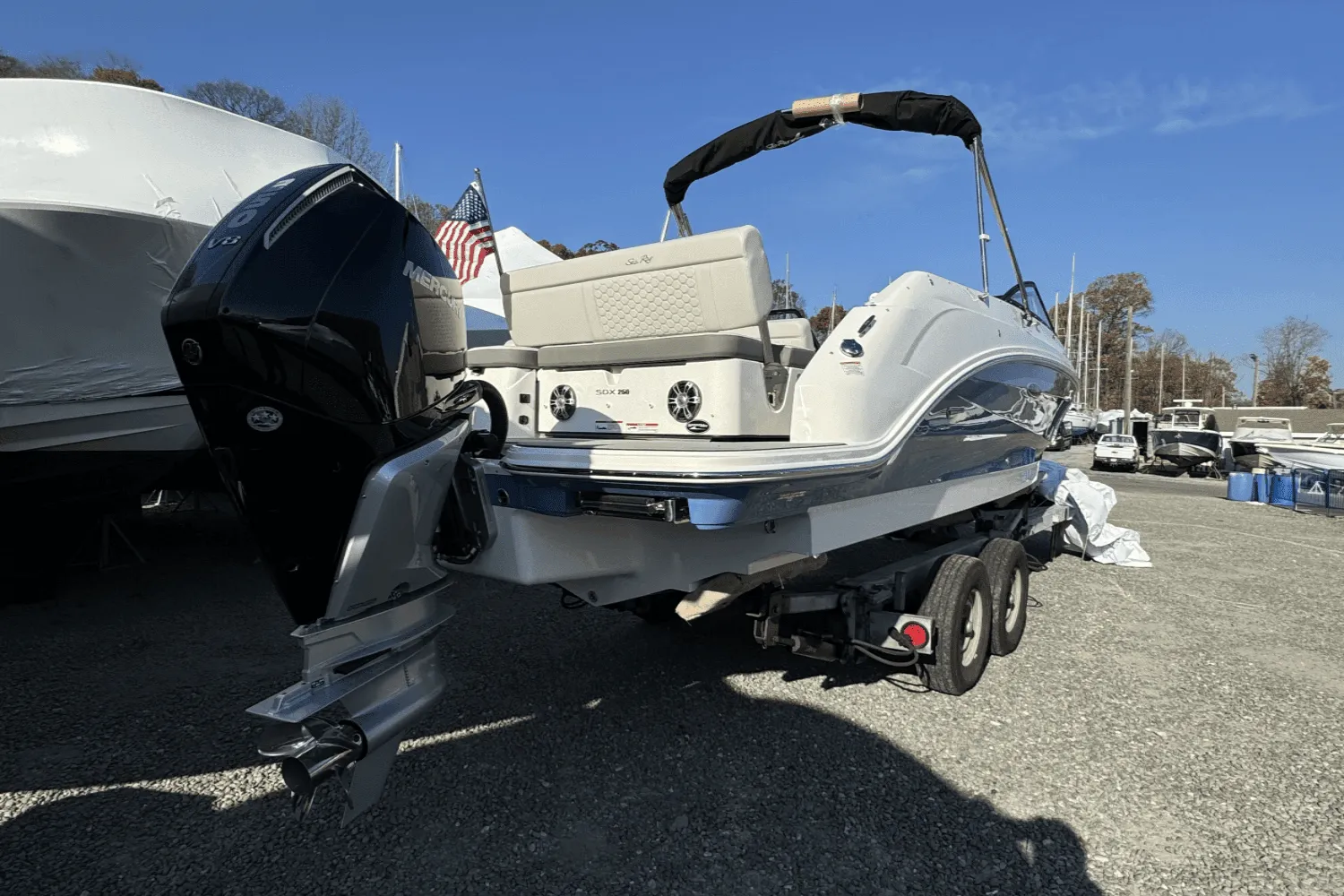 2025 Sea Ray SDX 250 Outboard Image Thumbnail #3