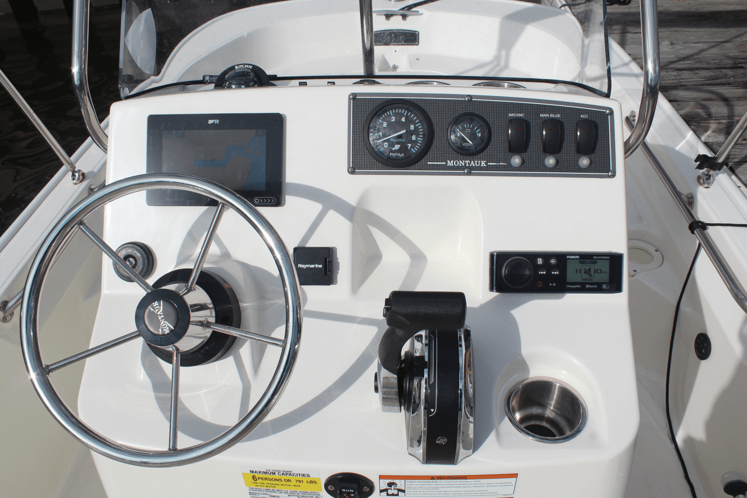 2021 Boston Whaler 150 MONTAUK Image Thumbnail #9