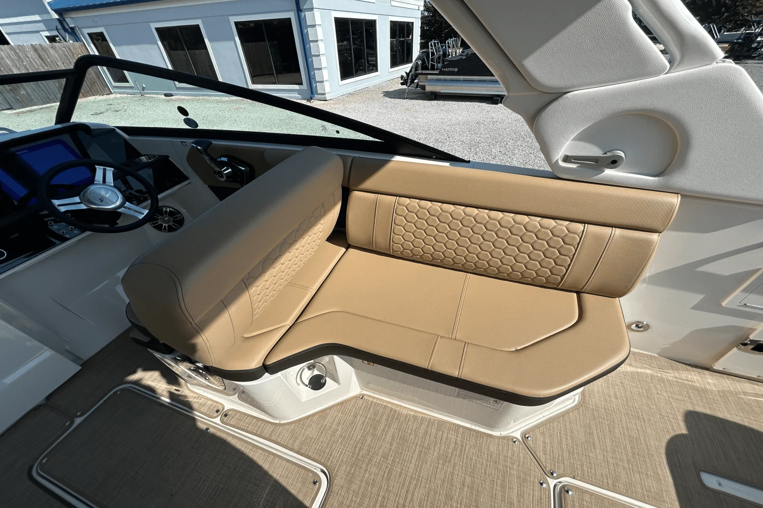 2025 Sea Ray SDX 250 Outboard Image Thumbnail #10