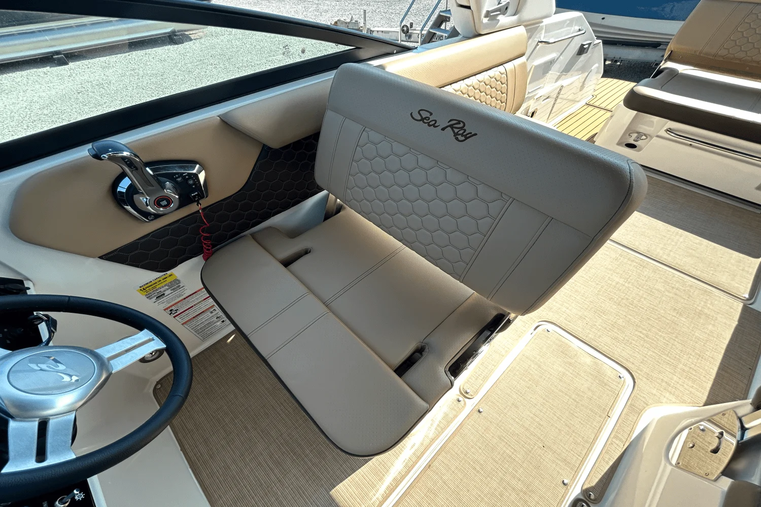 2025 Sea Ray SDX 250 Outboard Image Thumbnail #12