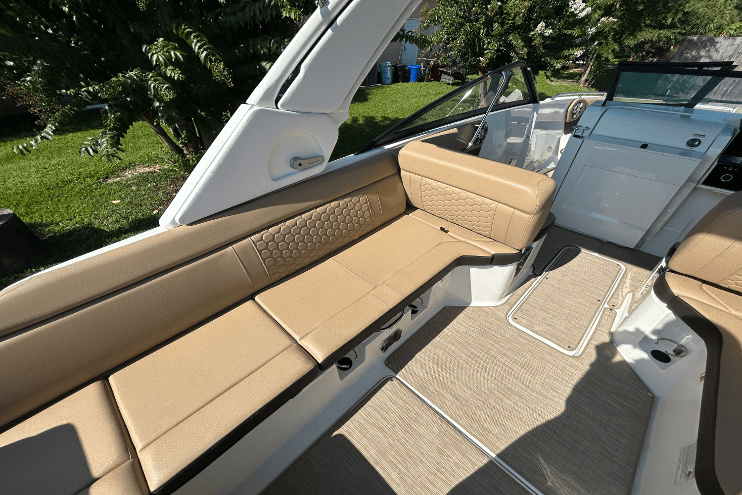 2025 Sea Ray SDX 250 Outboard Image Thumbnail #7