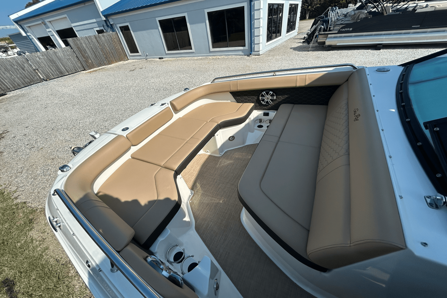 2025 Sea Ray SDX 250 Outboard Image Thumbnail #17