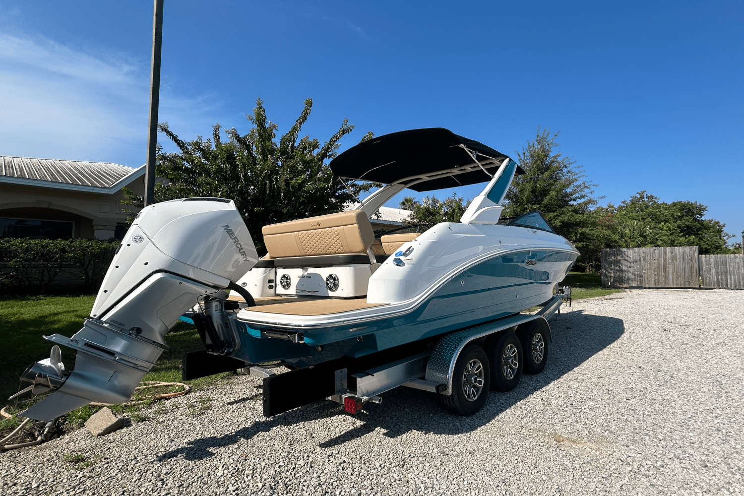 2025 Sea Ray SDX 250 Outboard Image Thumbnail #3