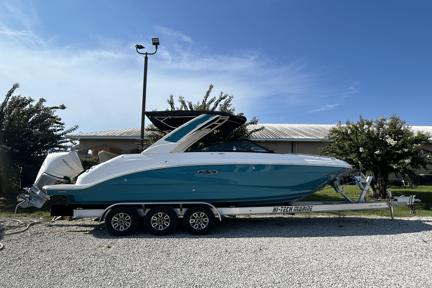 2025 Sea Ray SDX 250 Outboard Image Thumbnail #2