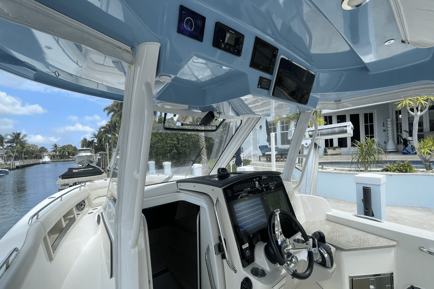 2022 Boston Whaler 350 REALM Image Thumbnail #21