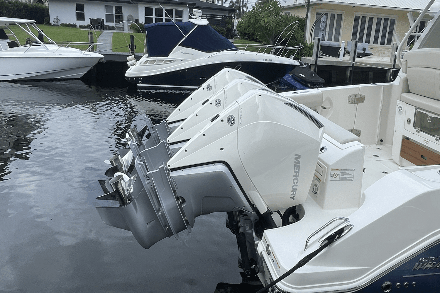 2022 Boston Whaler 350 REALM Image Thumbnail #6