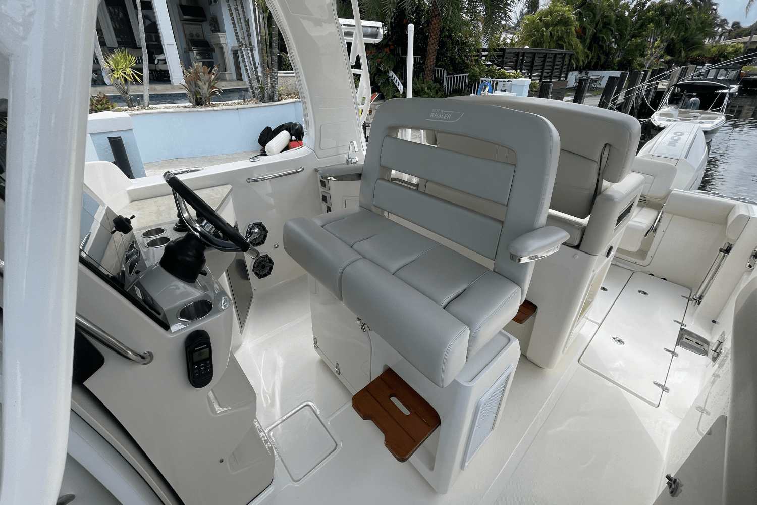 2022 Boston Whaler 350 REALM Image Thumbnail #20