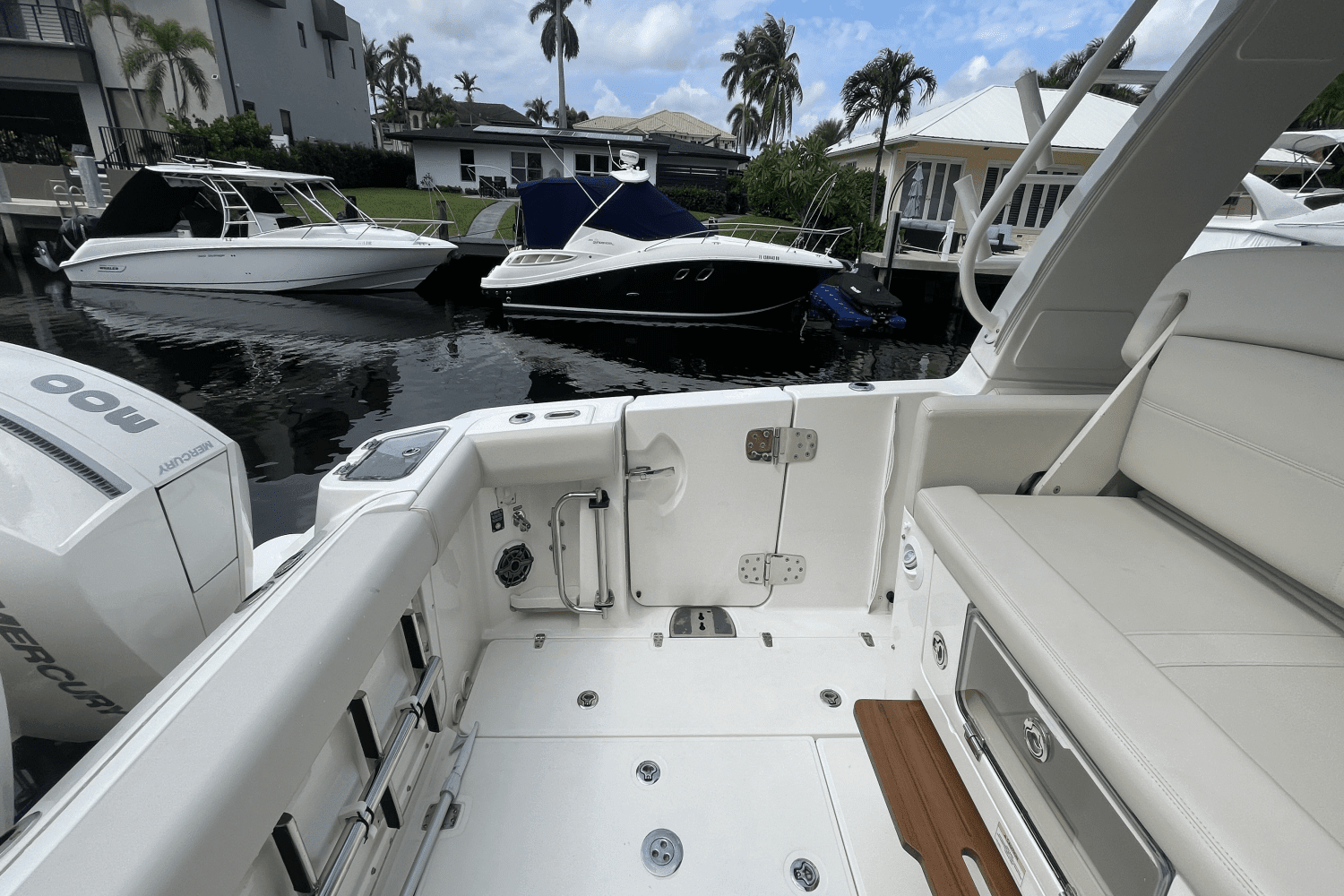 2022 Boston Whaler 350 REALM Image Thumbnail #37