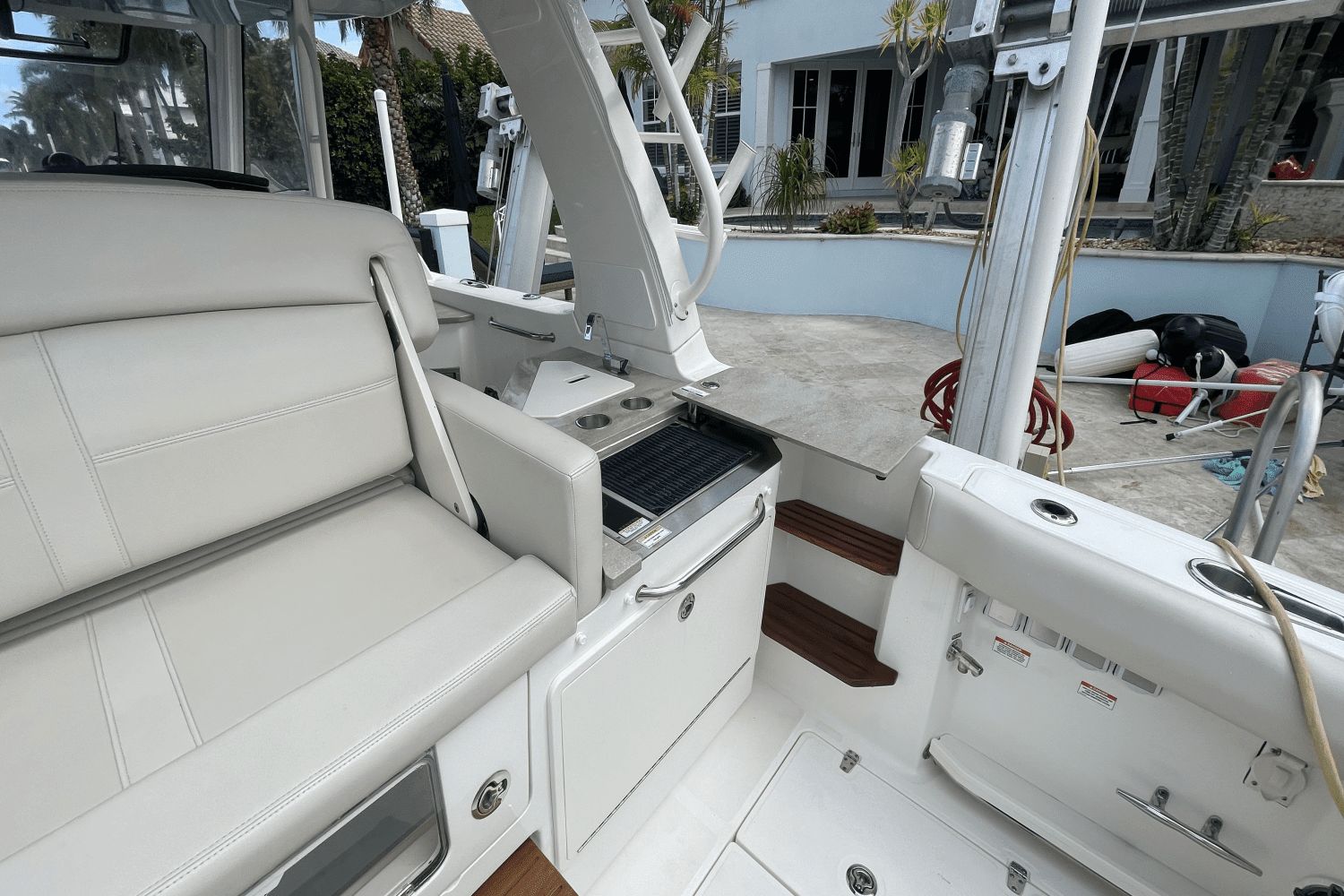 2022 Boston Whaler 350 REALM Image Thumbnail #32