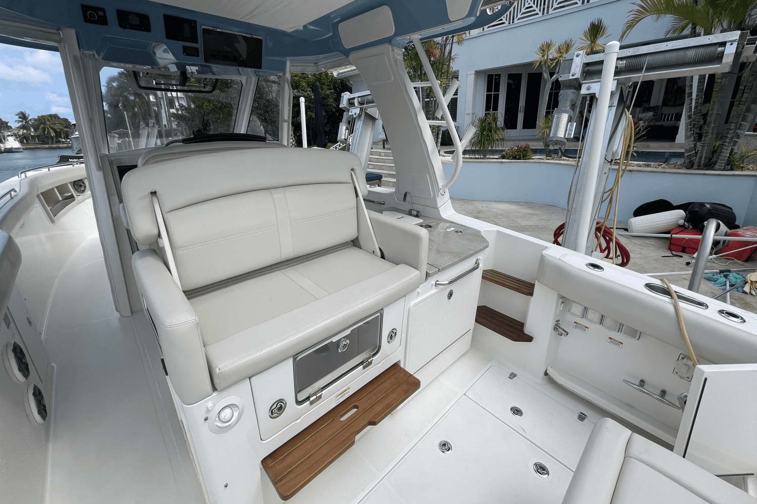 2022 Boston Whaler 350 REALM Image Thumbnail #33