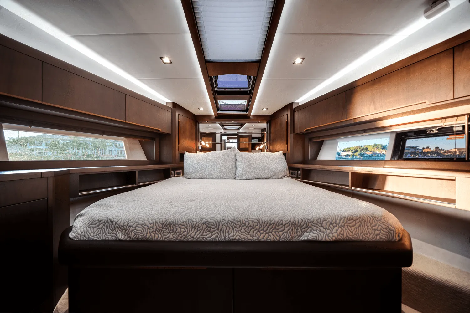 2018 Galeon 560 SKY Image Thumbnail #10