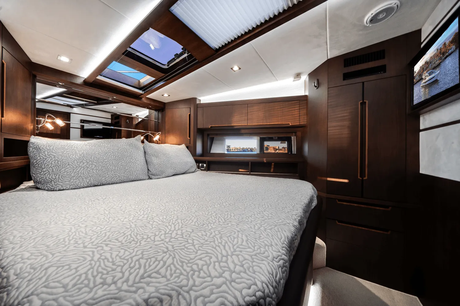 2018 Galeon 560 SKY Image Thumbnail #11