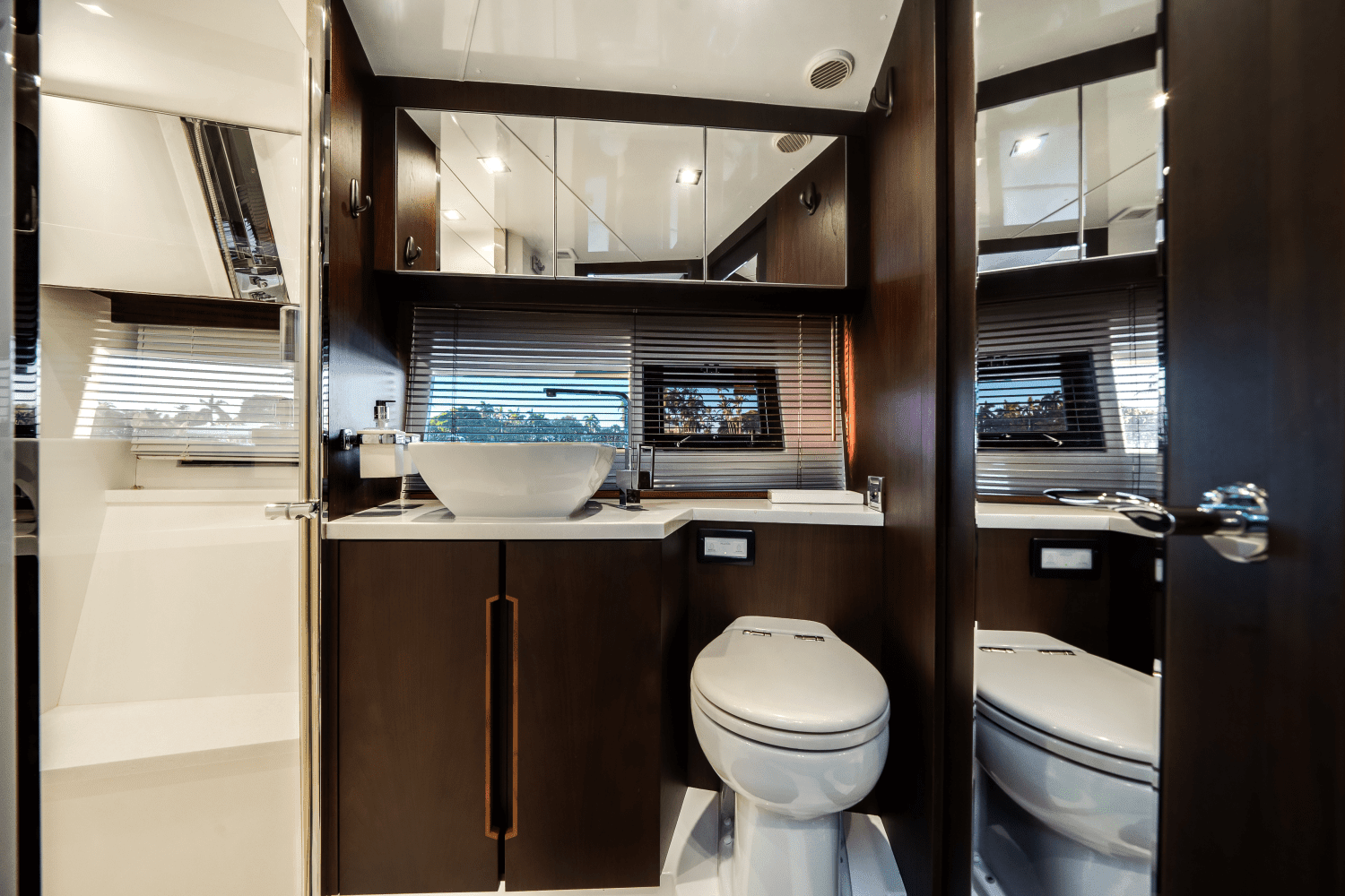 2018 Galeon 560 SKY Image Thumbnail #15