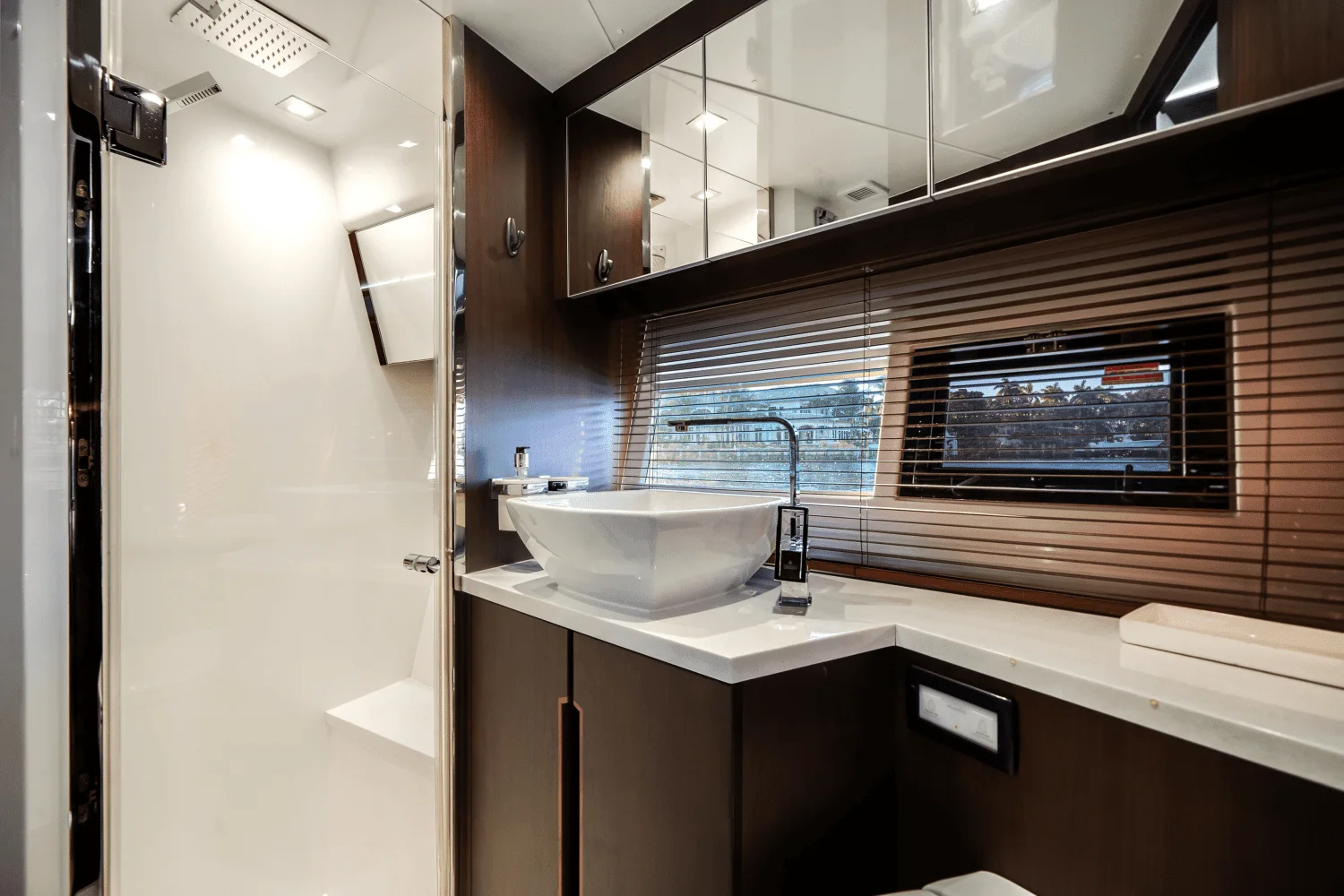 2018 Galeon 560 SKY Image Thumbnail #13