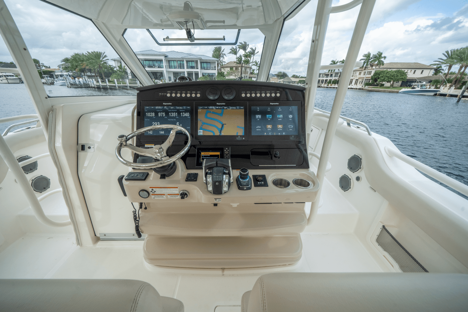 2018 Boston Whaler 420 OR Image Thumbnail #24