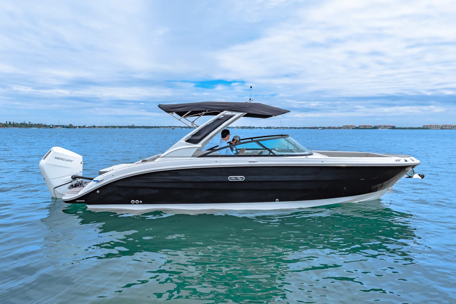 2025 Sea Ray SDX 270 Outboard Image Thumbnail #14