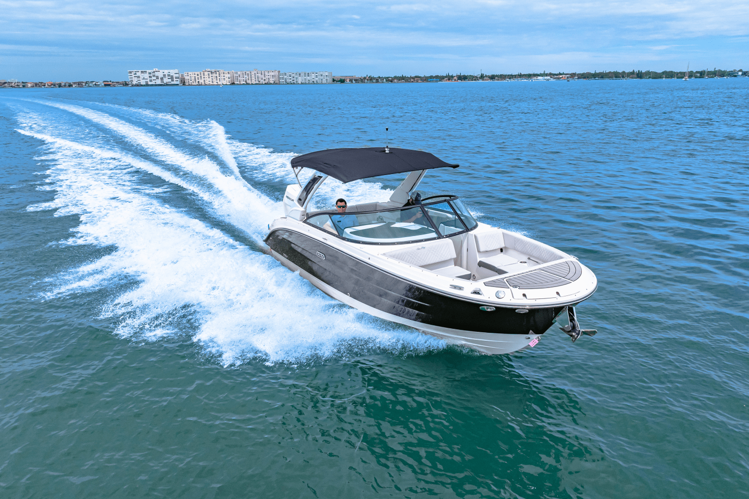 2025 Sea Ray SDX 270 Outboard Image Thumbnail #21