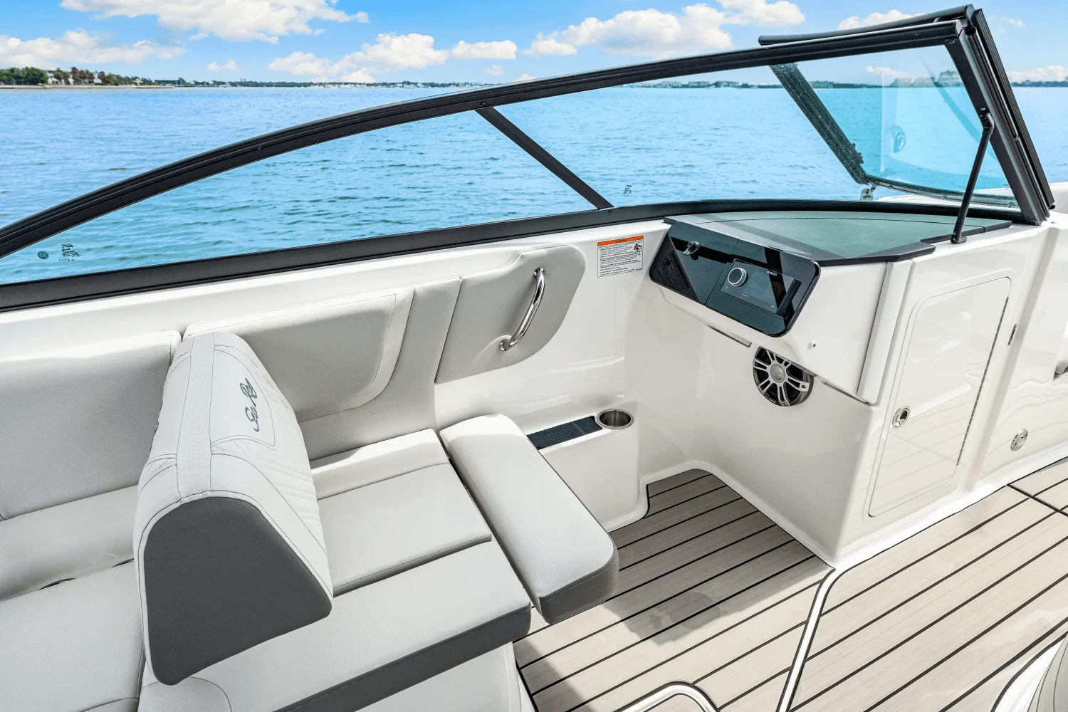 2025 Sea Ray SDX 270 Outboard Image Thumbnail #45