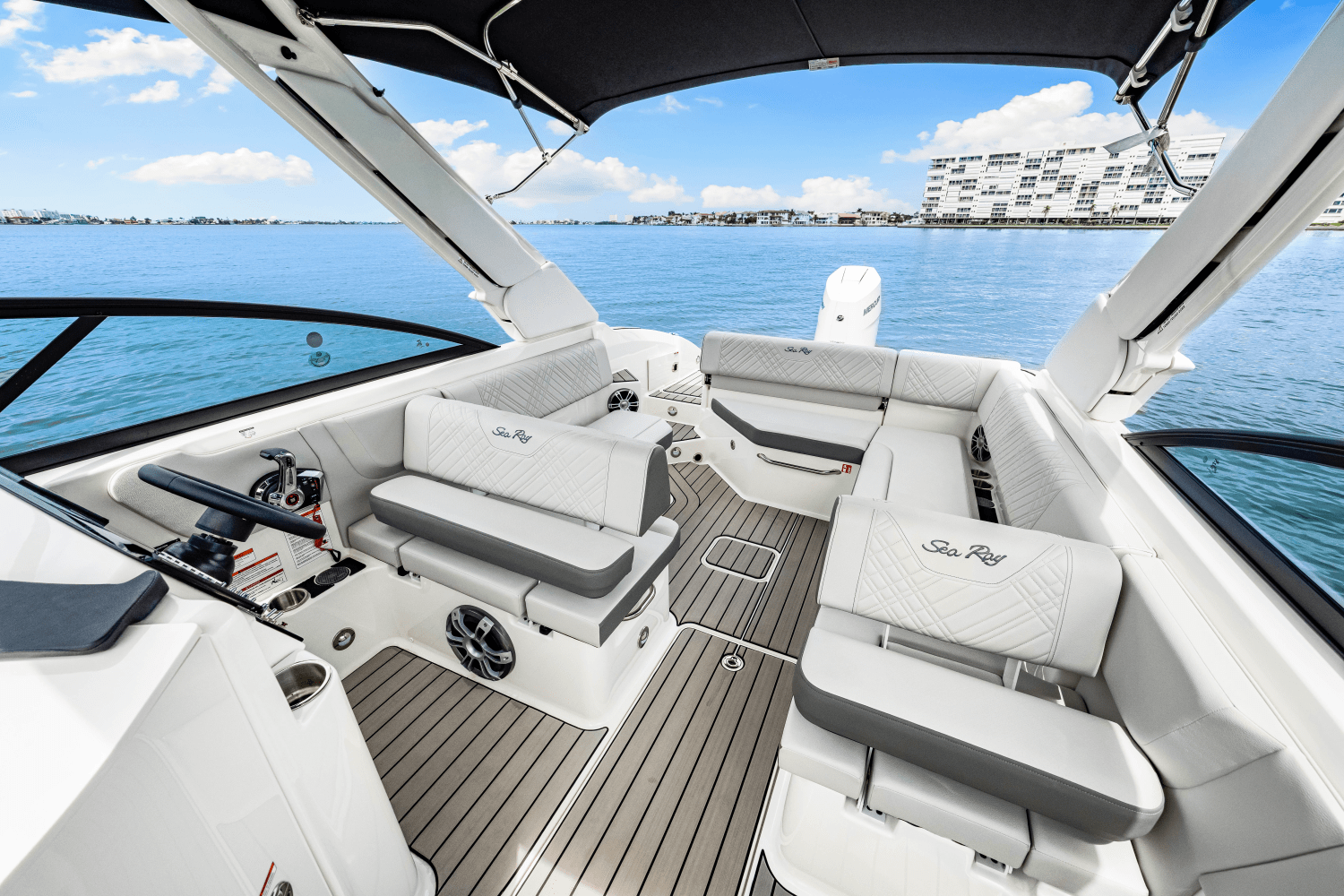 2025 Sea Ray SDX 270 Outboard Image Thumbnail #40