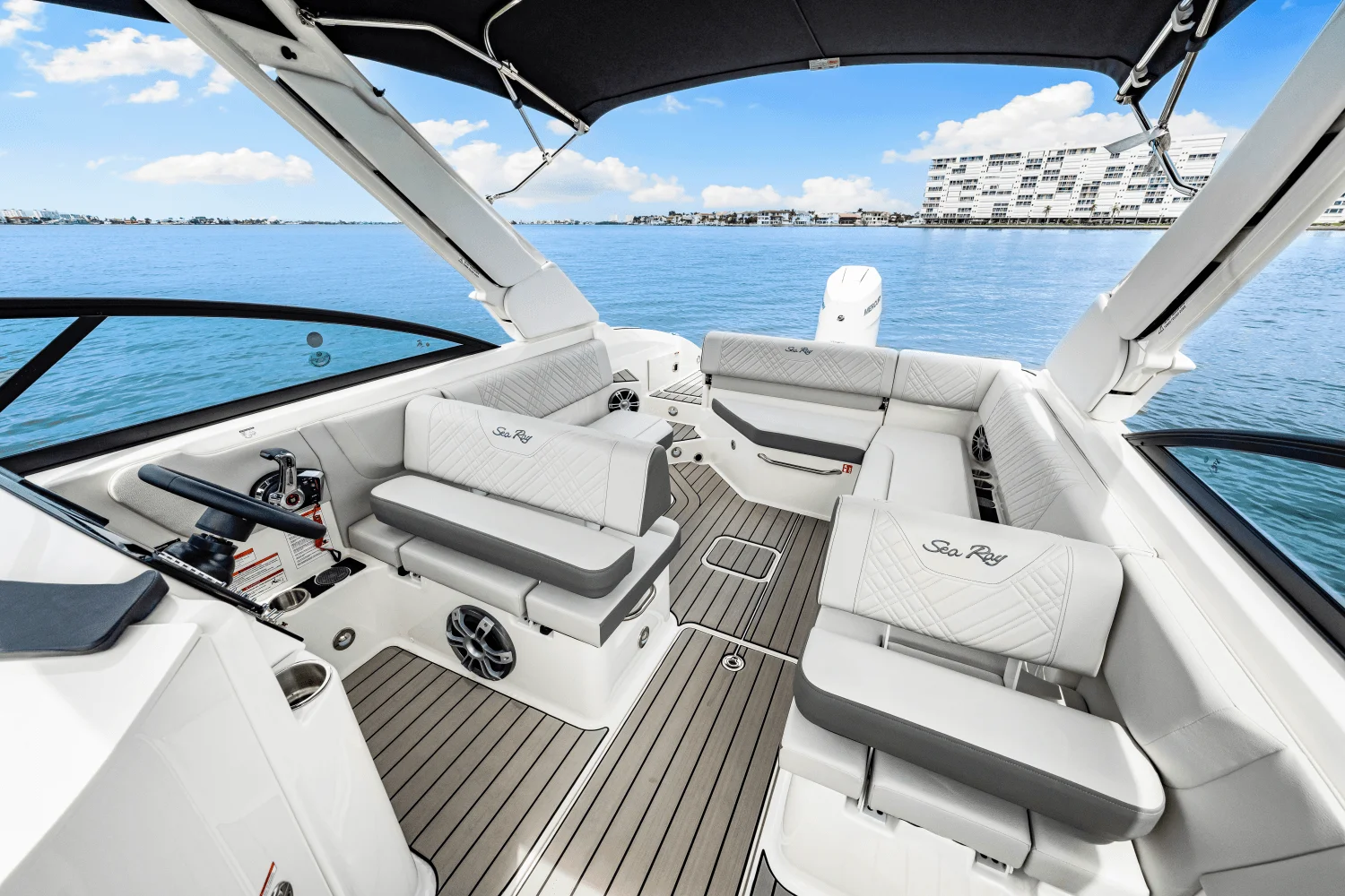 2025 Sea Ray SDX 270 Outboard Image Thumbnail #40