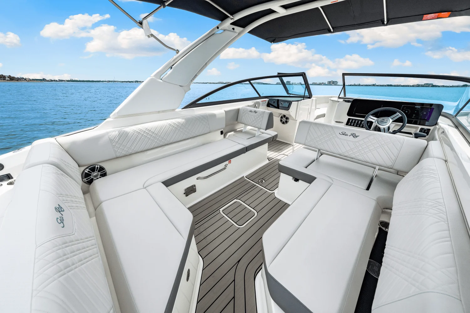 2025 Sea Ray SDX 270 Outboard Image Thumbnail #38