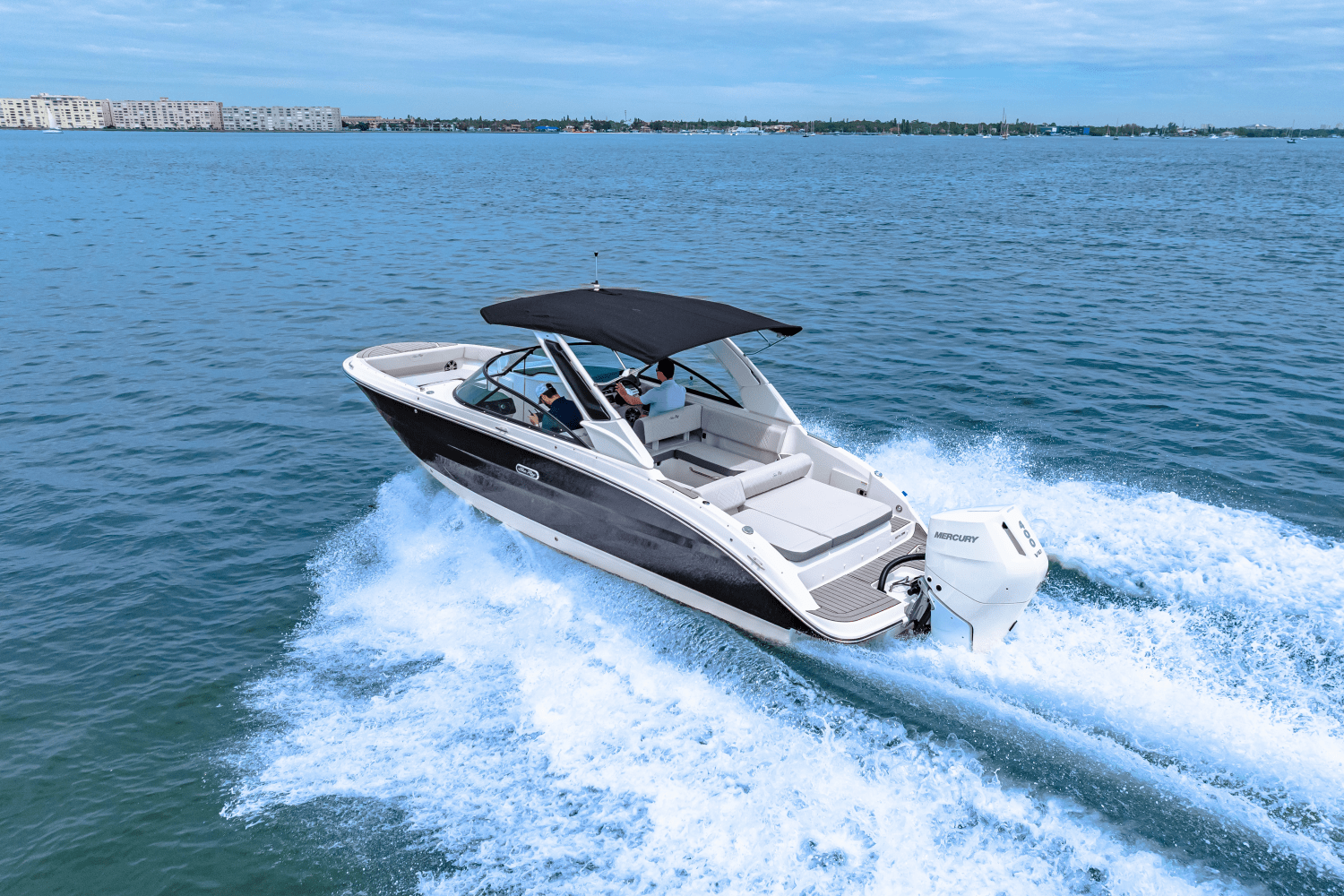 2025 Sea Ray SDX 270 Outboard Image Thumbnail #23