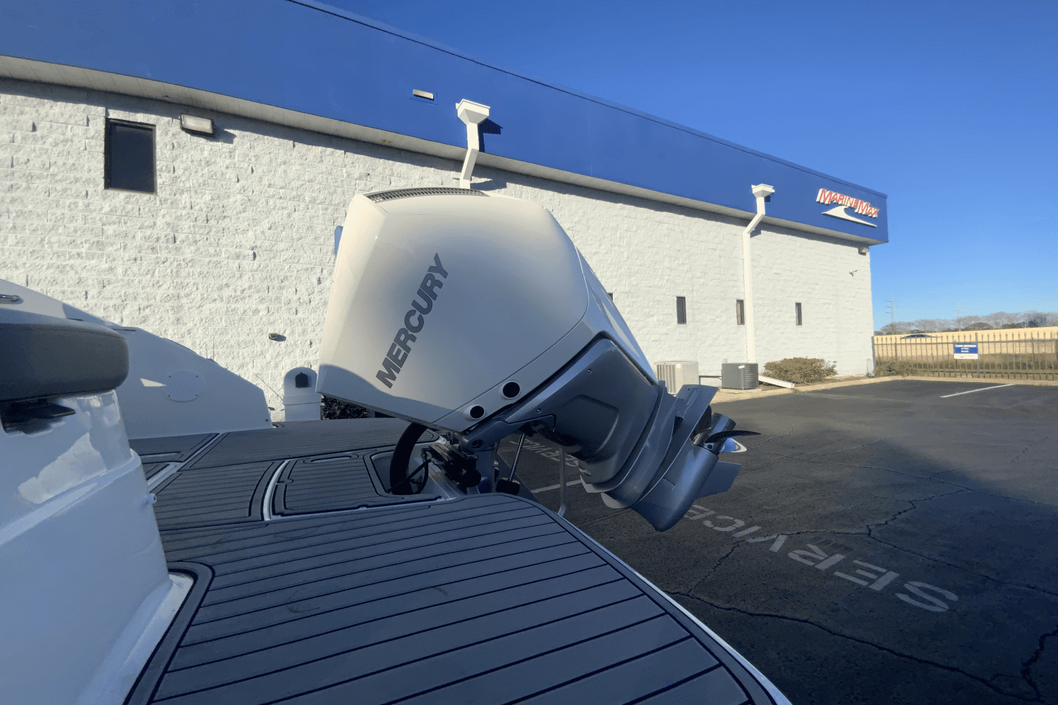 2025 Sea Ray SDX 250 Outboard Image Thumbnail #1