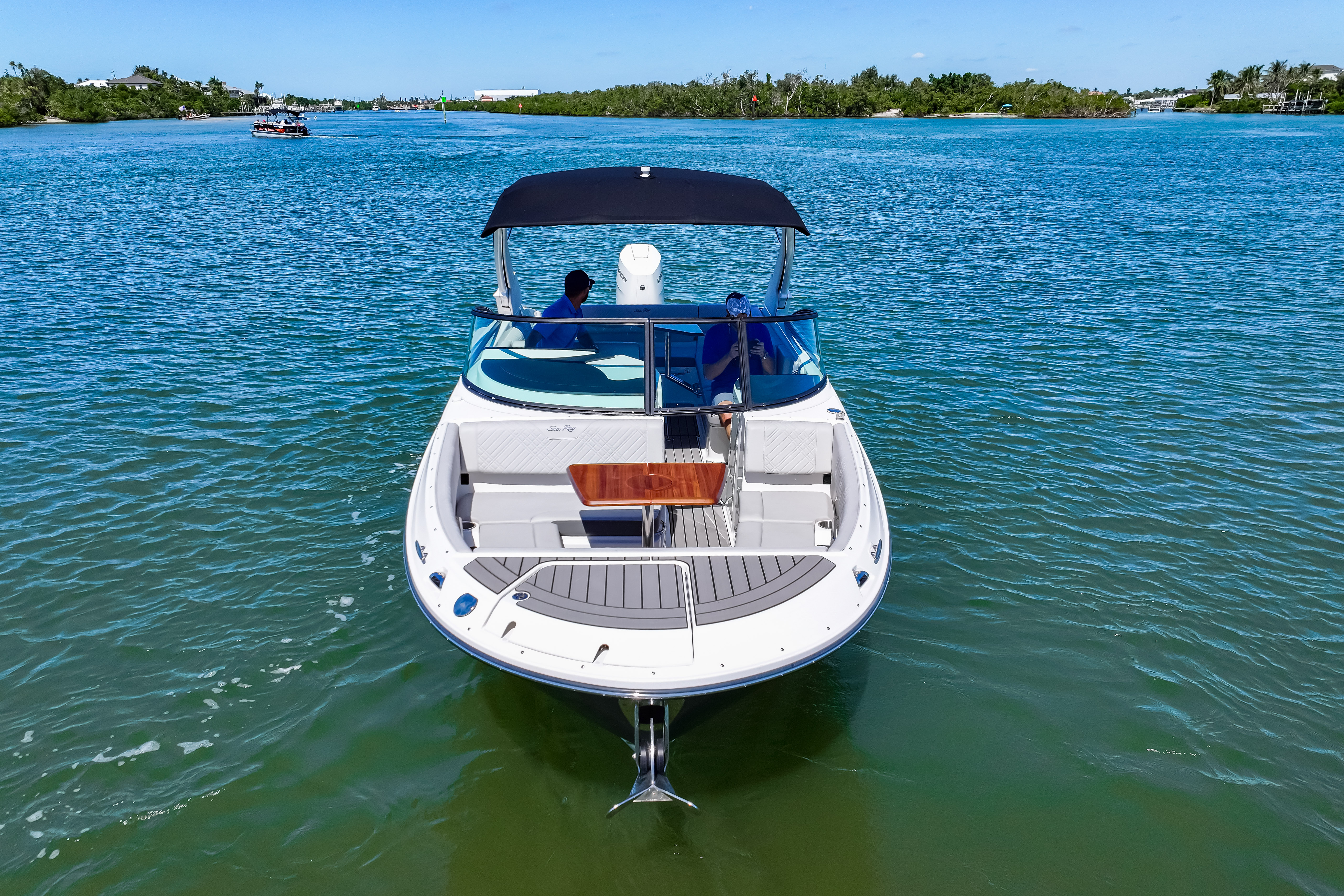 2025 Sea Ray SDX 270 Outboard Image Thumbnail #4
