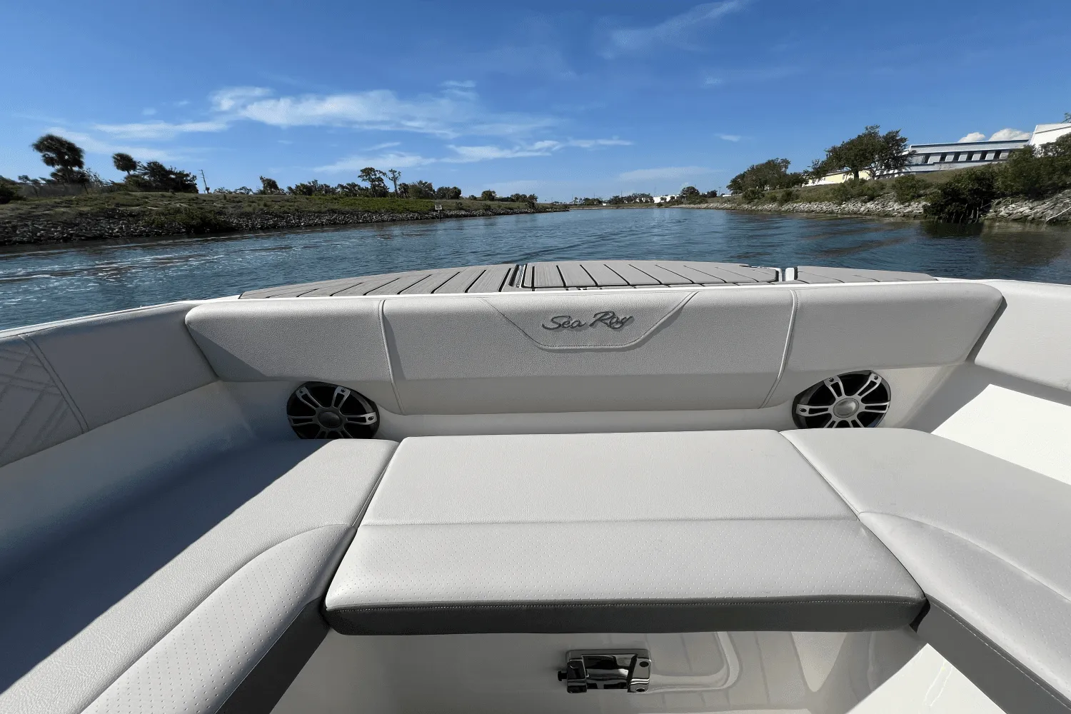 2025 Sea Ray SDX 270 Outboard Image Thumbnail #54