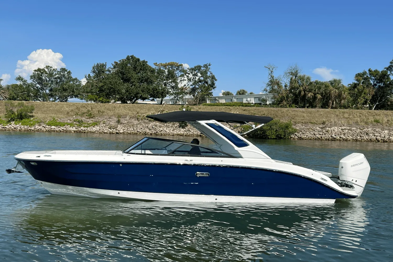 2025 Sea Ray SDX 270 Outboard Image Thumbnail #28
