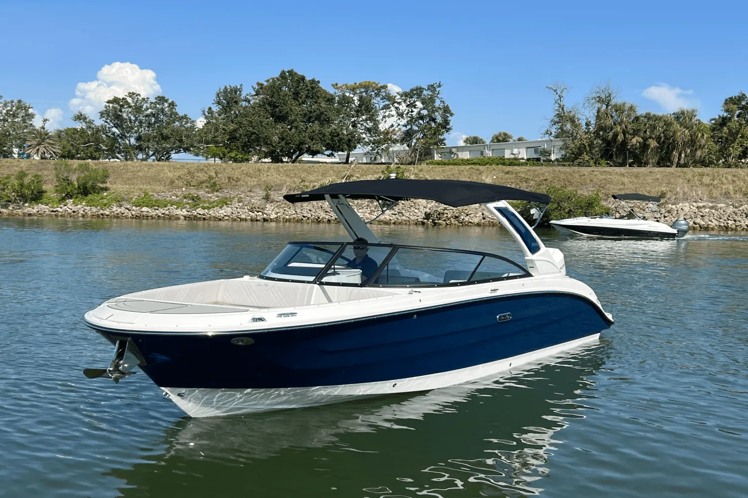 2025 Sea Ray SDX 270 Outboard Image Thumbnail #17