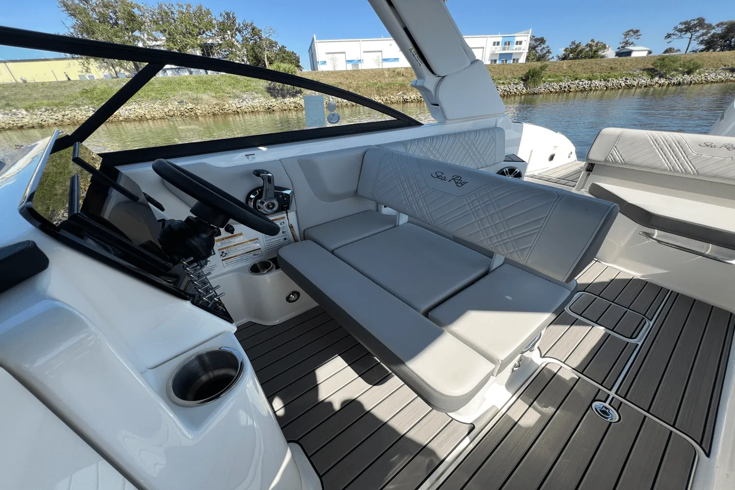 2025 Sea Ray SDX 270 Outboard Image Thumbnail #65