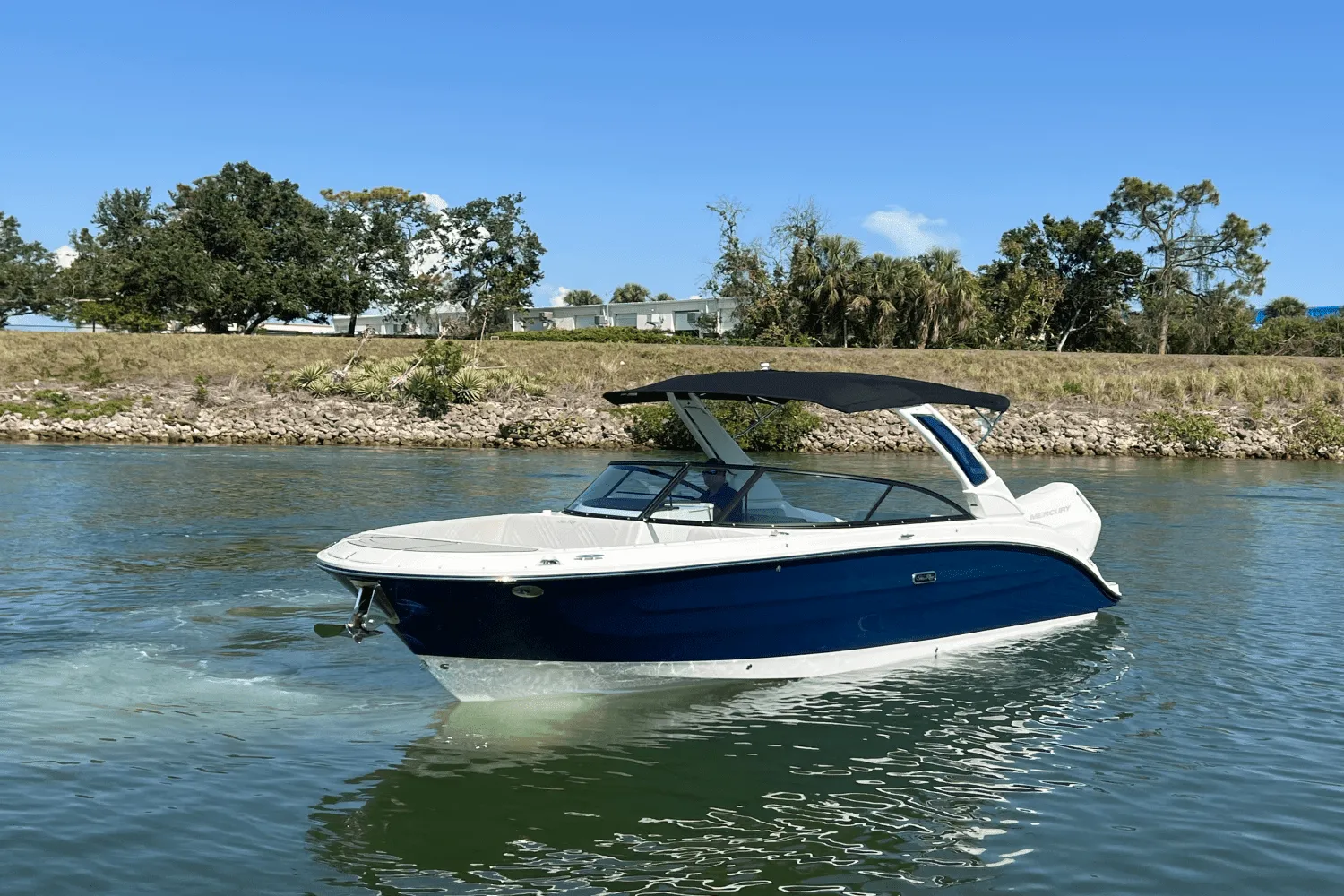 2025 Sea Ray SDX 270 Outboard Image Thumbnail #22