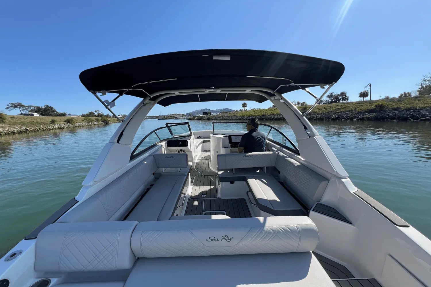 2025 Sea Ray SDX 270 Outboard Image Thumbnail #77