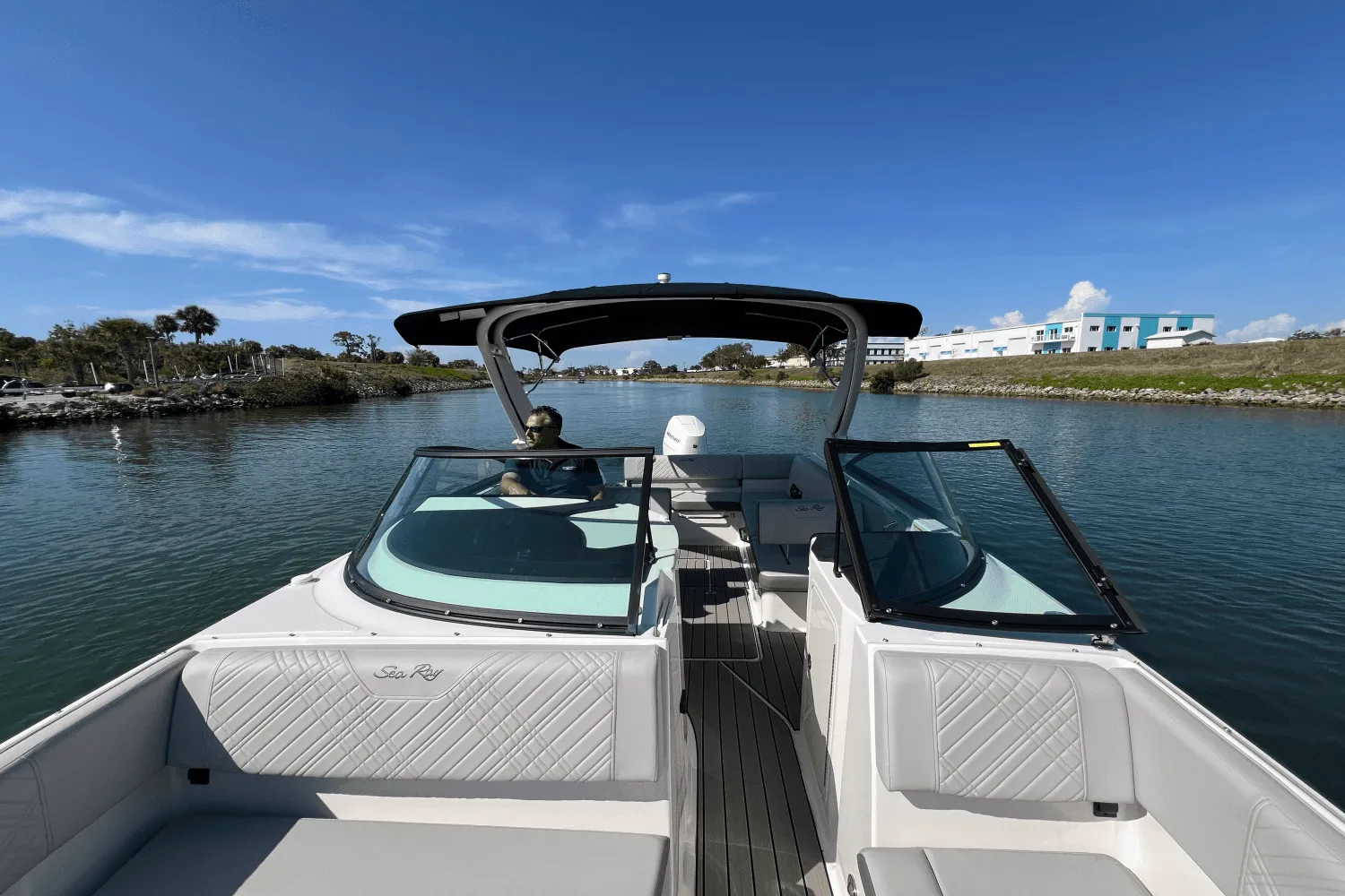 2025 Sea Ray SDX 270 Outboard Image Thumbnail #88
