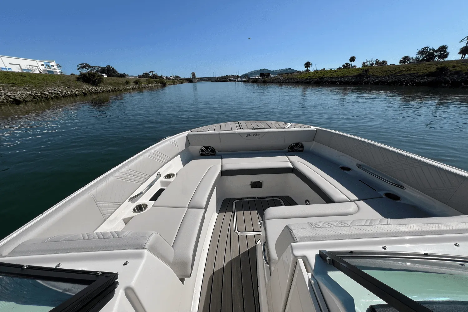 2025 Sea Ray SDX 270 Outboard Image Thumbnail #76
