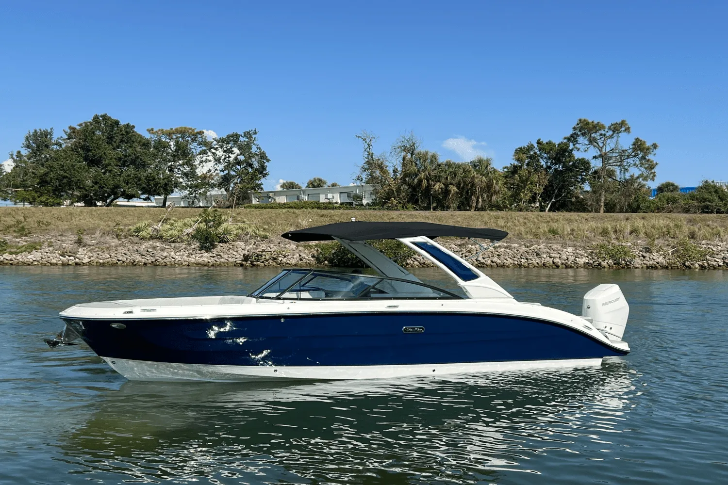 2025 Sea Ray SDX 270 Outboard Image Thumbnail #26