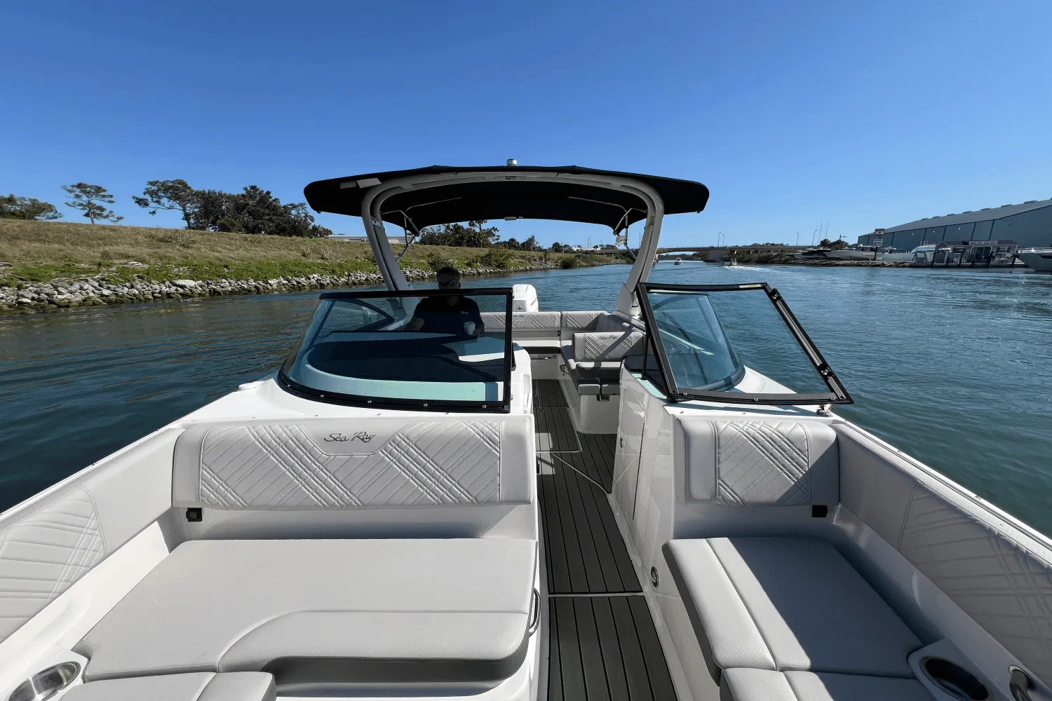 2025 Sea Ray SDX 270 Outboard Image Thumbnail #56