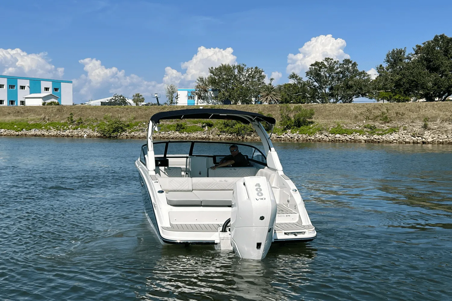 2025 Sea Ray SDX 270 Outboard Image Thumbnail #37