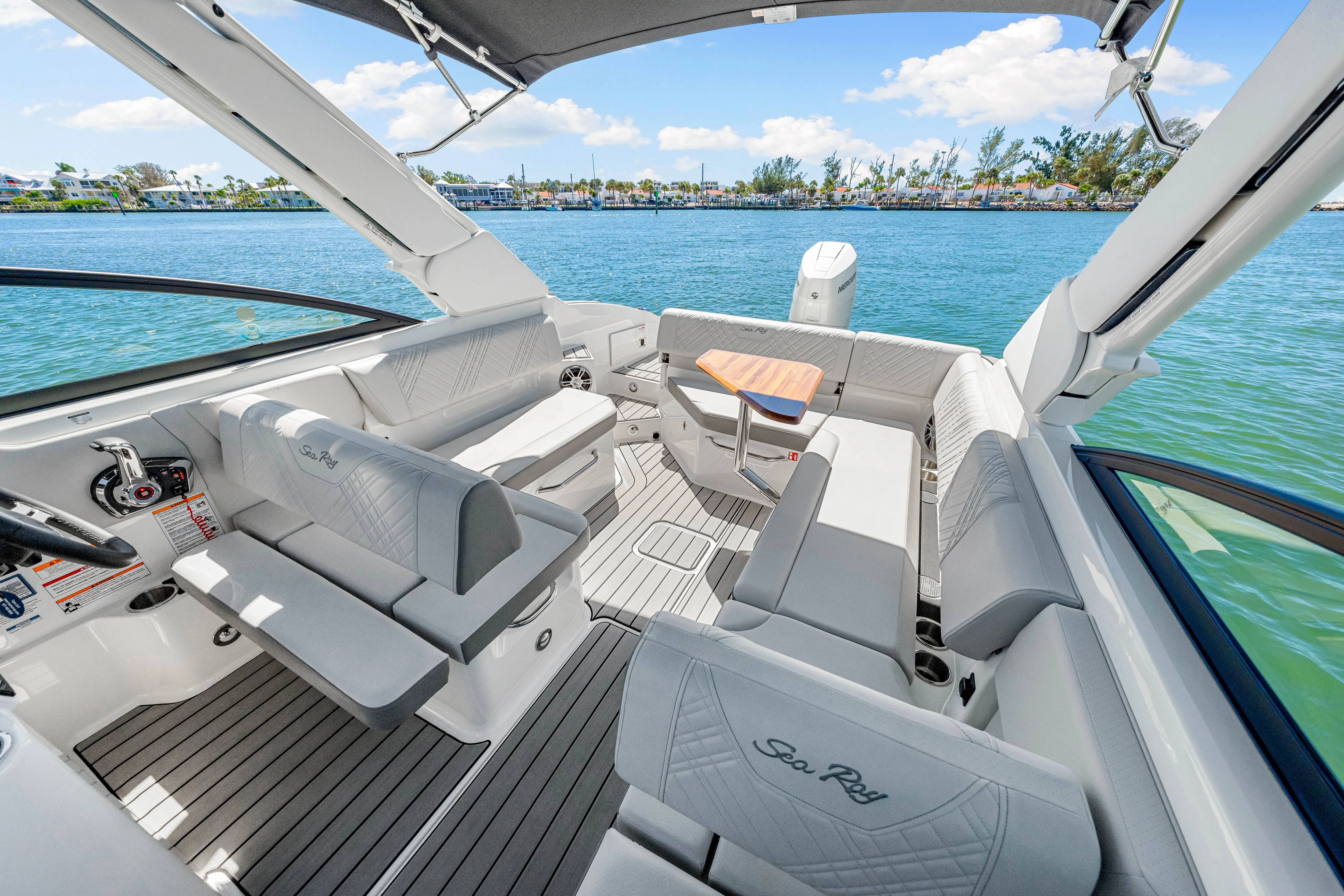 2025 Sea Ray SDX 270 Outboard Image Thumbnail #32