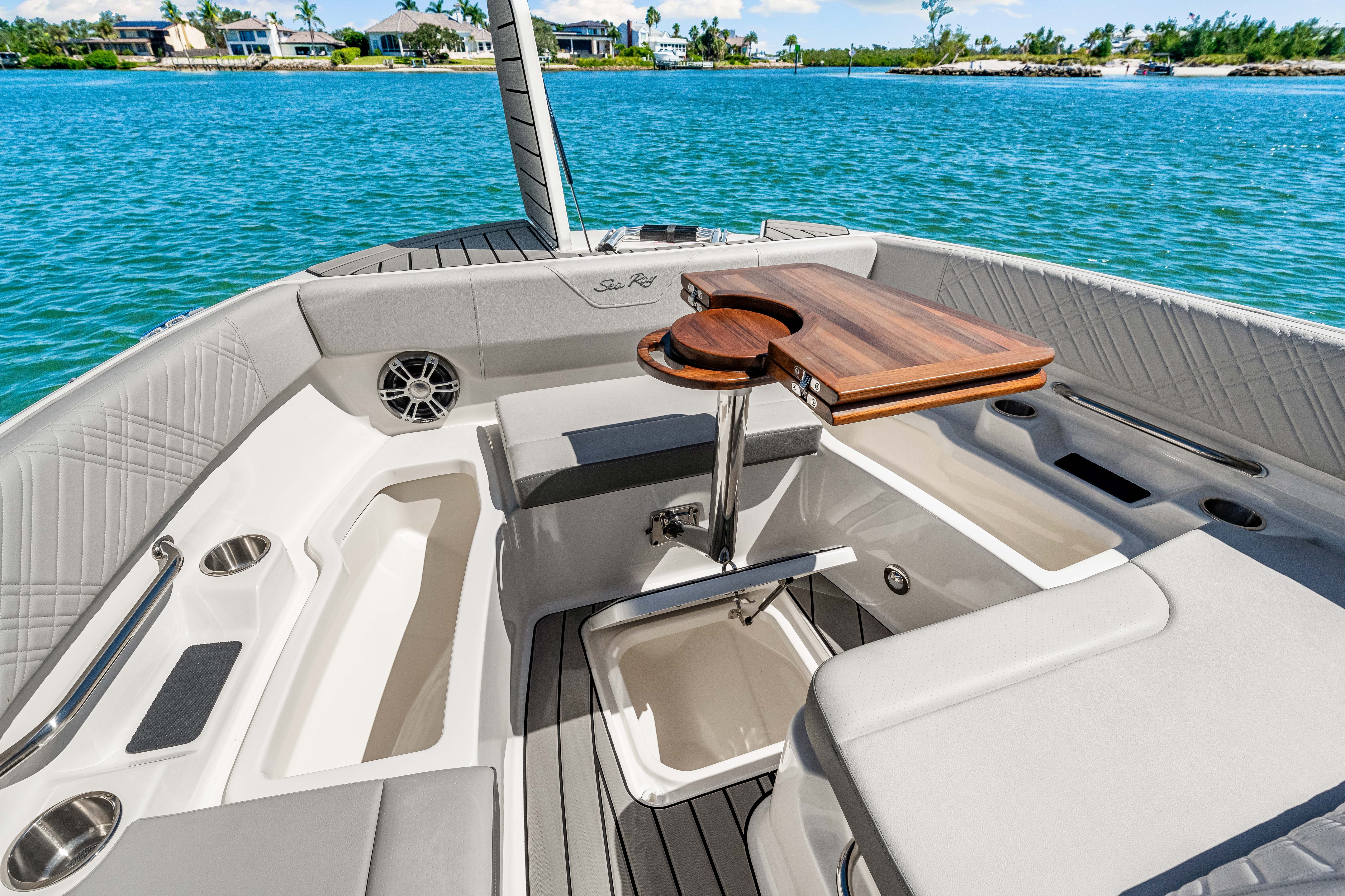 2025 Sea Ray SDX 270 Outboard Image Thumbnail #39