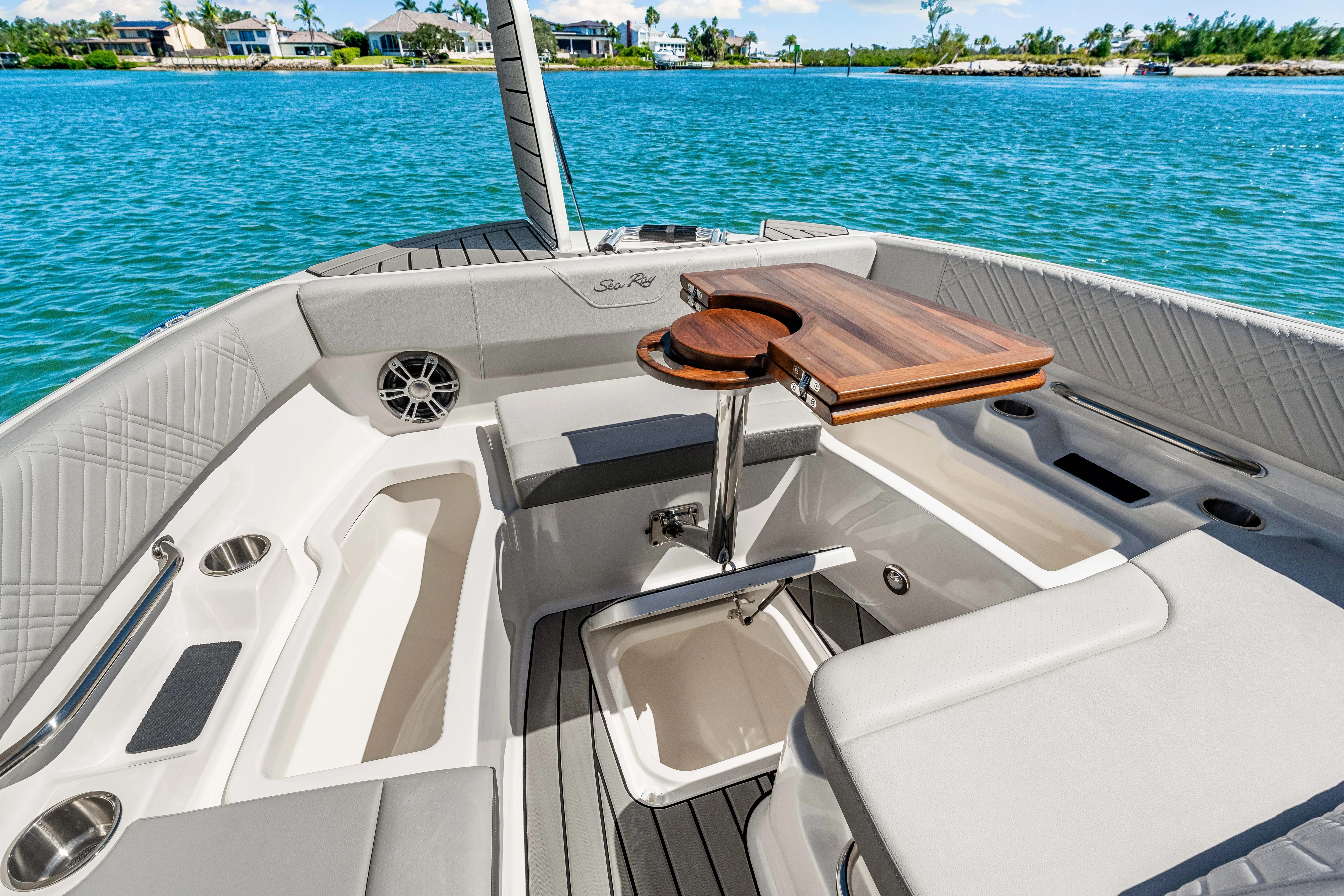 2025 Sea Ray SDX 270 Outboard Image Thumbnail #39